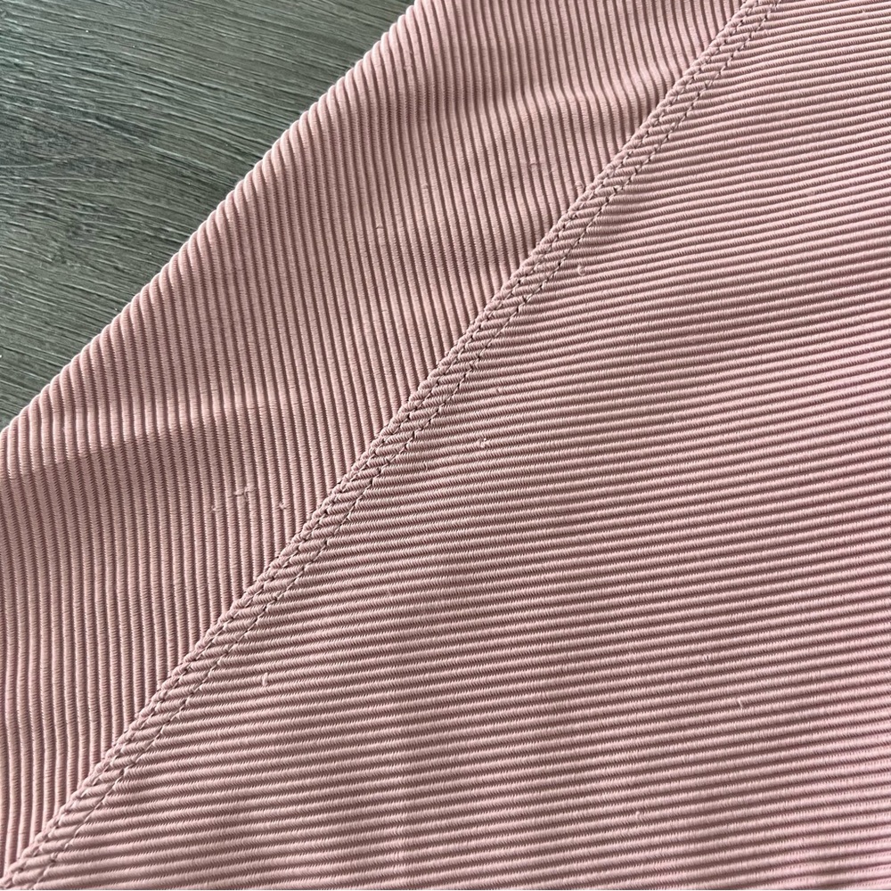 Onzie Ribbed Sweetheart Midi Leggings - Picture 9 of 14